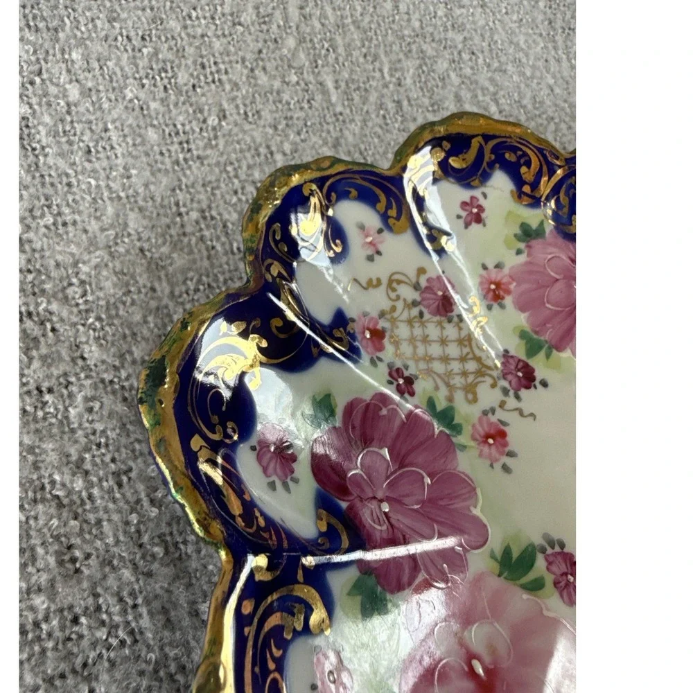 Grandmas Vintage Footed‎ Floral Bowl 7.5